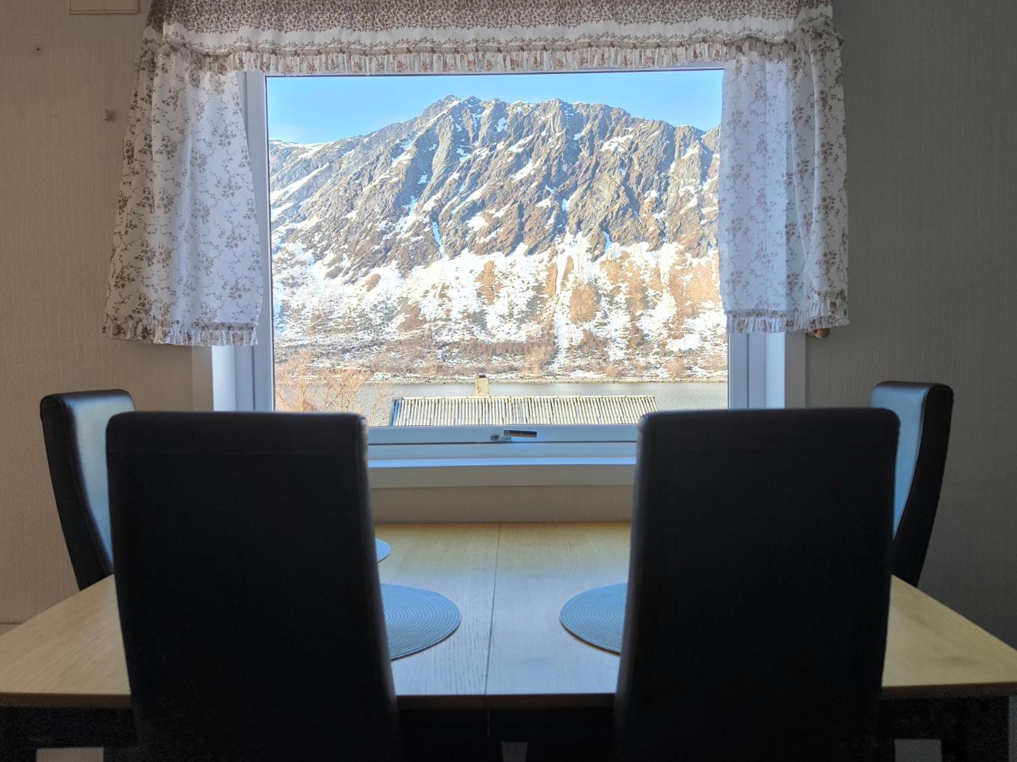 Hus Gryllefjord Villa Екстериор снимка